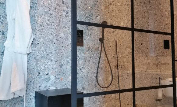 Van Heugten Terrazzo look in de badkamer
